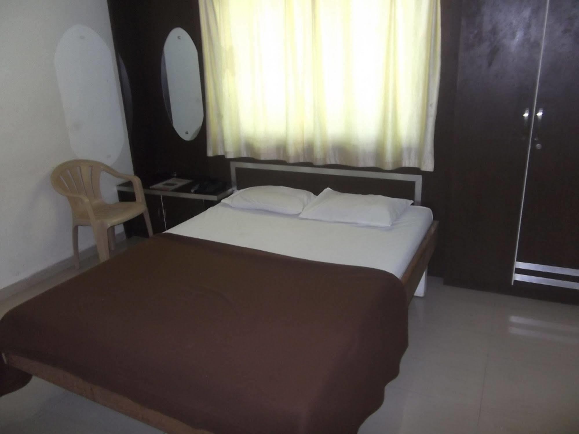 Hotel Rajyog Ranjangaon Ganpati Extérieur photo